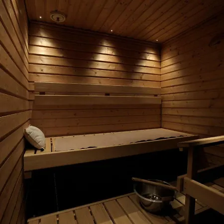 Holiday Ski Chalets 6207